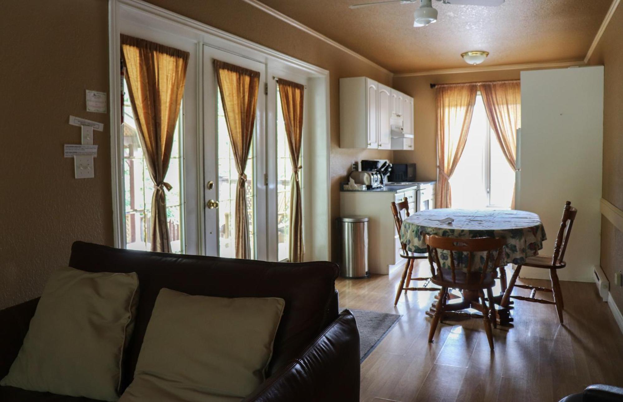 La Bannik Villa Ville-Marie Ngoại thất bức ảnh